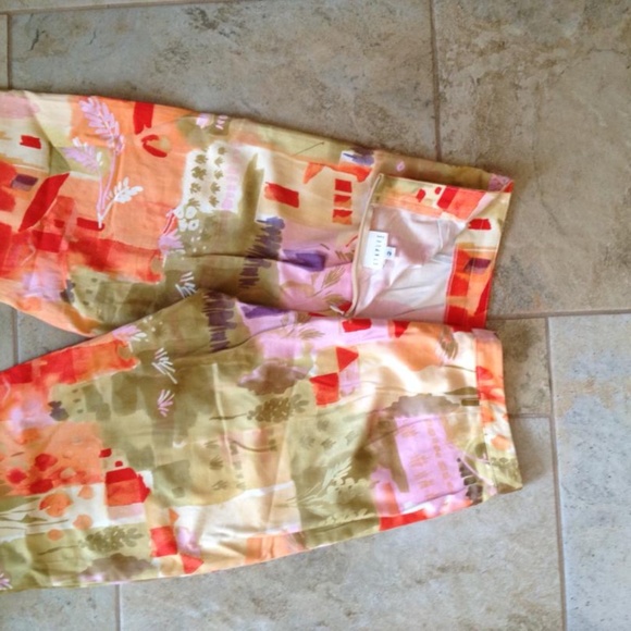 Wearable art capris - Picture 5 of 6